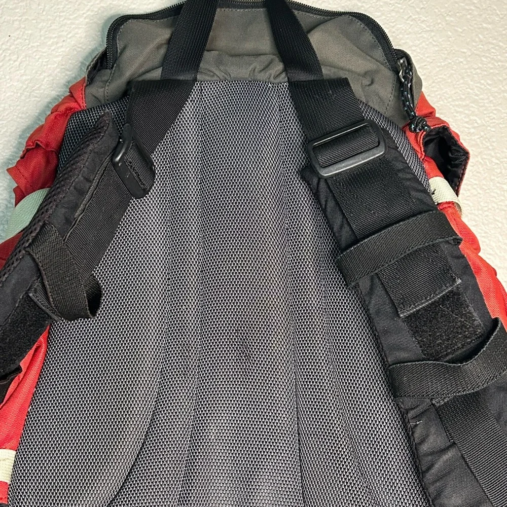 Kelty Moraine 3600 Internal Frame Hiking Camping Backpack
